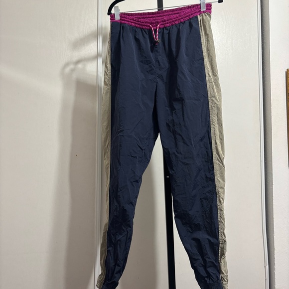 Lululemon Evergreen Track Pant True Navy/Cafe Au Lait/Ripened Raspberry Size 8 - Picture 4 of 6